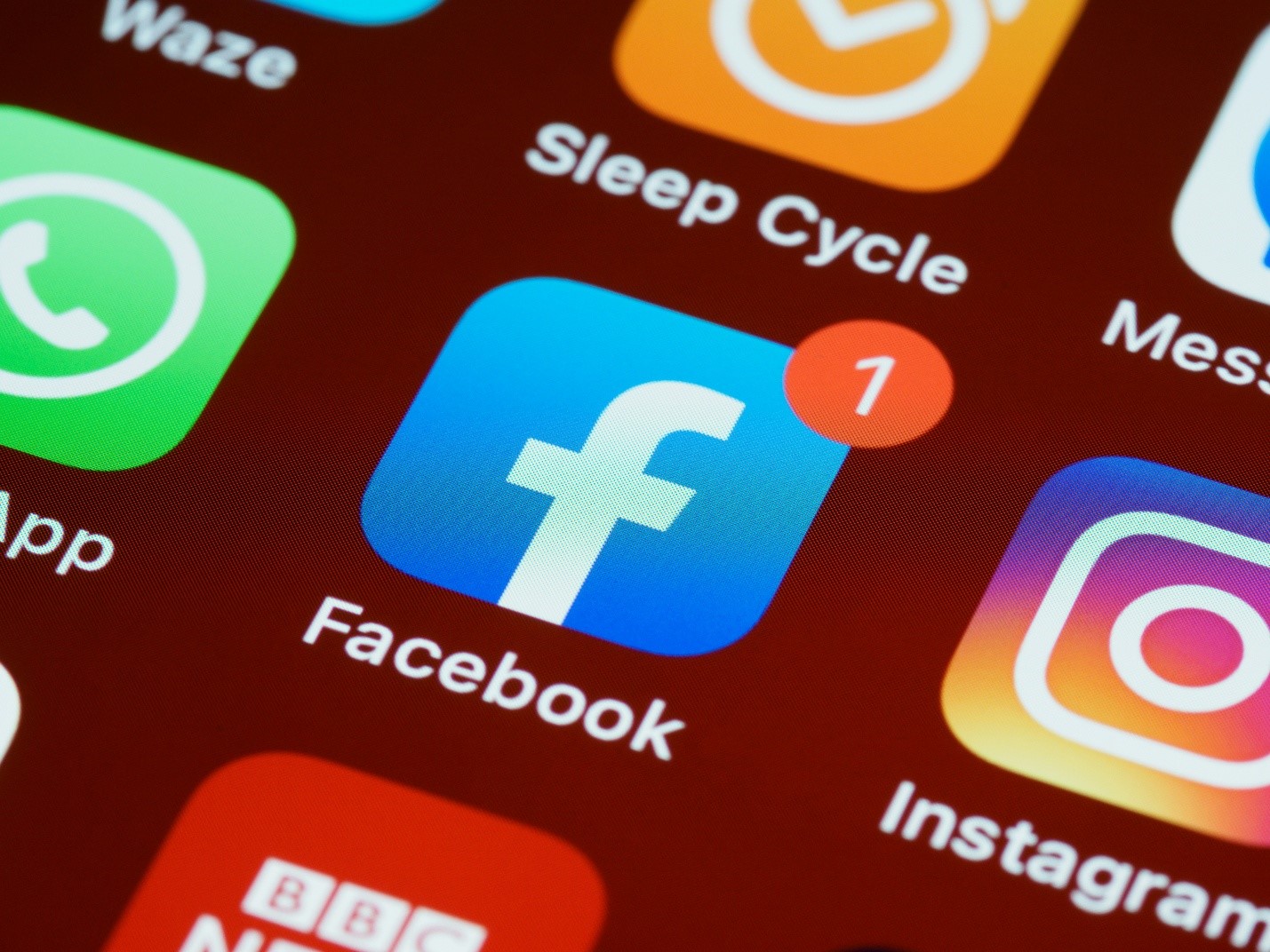 Facebook vs Instagram Marketing for Realtors